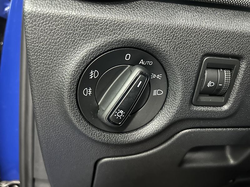 Škoda Fabia (2022) 1.0TSi DSG Style LED 81kW - fotka 17 z 23