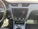 Škoda Octavia (2017) 2.0 TSi, RS, LED, +ALU, panor - náhled 12