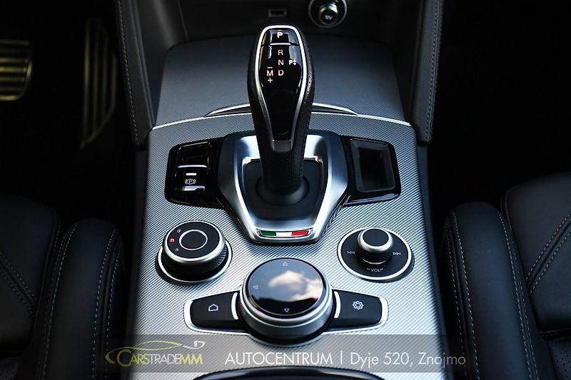 Alfa Romeo Stelvio 2.2 Diesel 16V 154kW VELOCE Q4 - fotka 22 z 53