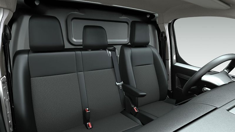 Opel Vivaro (2026) L2 (L) Van 2.2 CDTi 150k MT6 - fotka 5 z 6