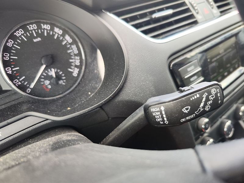 Škoda Octavia 1.6 TDI/81kW Ambition - fotka 19 z 22
