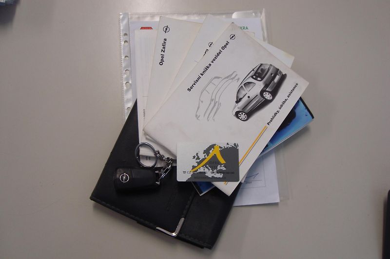 Opel Zafira (2008) 1.9 CDTi,7-M,2.Maj.S.Kn.STK 28 - fotka 50 z 50