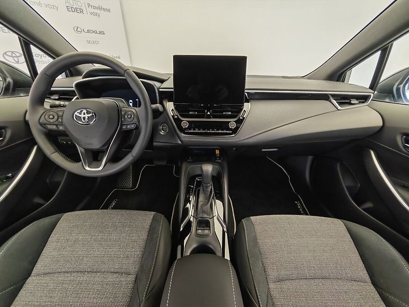 Toyota Corolla 2.0 Hybrid e-CVT Style - fotka 12 z 42