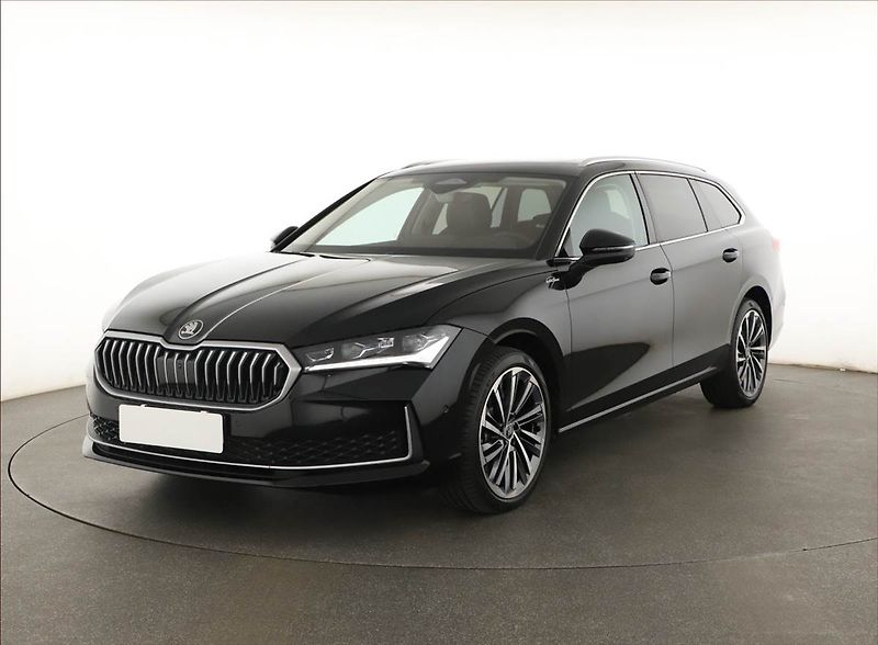 Škoda Superb (2025) 2.0 TSI - fotka 2 z 20