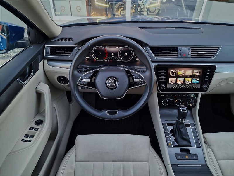 Škoda Superb 2.0TDI DSG Style,ČR,1.Majitel - fotka 12 z 50