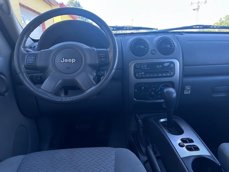 Jeep Cherokee (2005) Renegade 3.7i LPG/4x4/Tažné - fotka 23 z 29