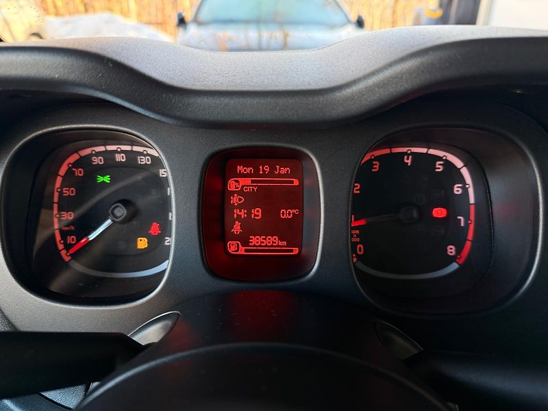 Fiat Panda 1.0 CROSS 1.0 HYBRID 70CV MAN - fotka 12 z 23