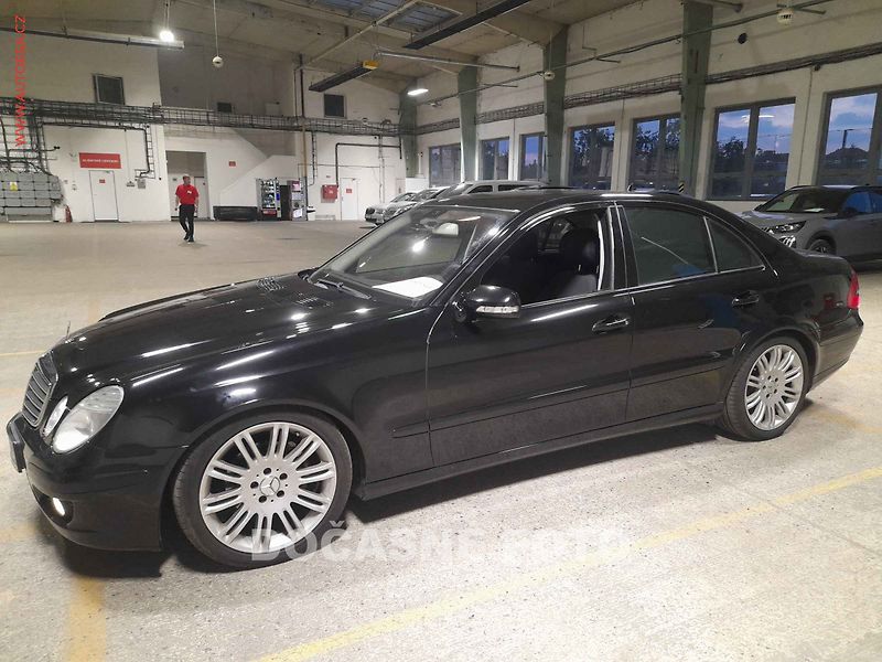Mercedes-Benz Třídy E (2007) 2.2 CDi - fotka 1 z 3