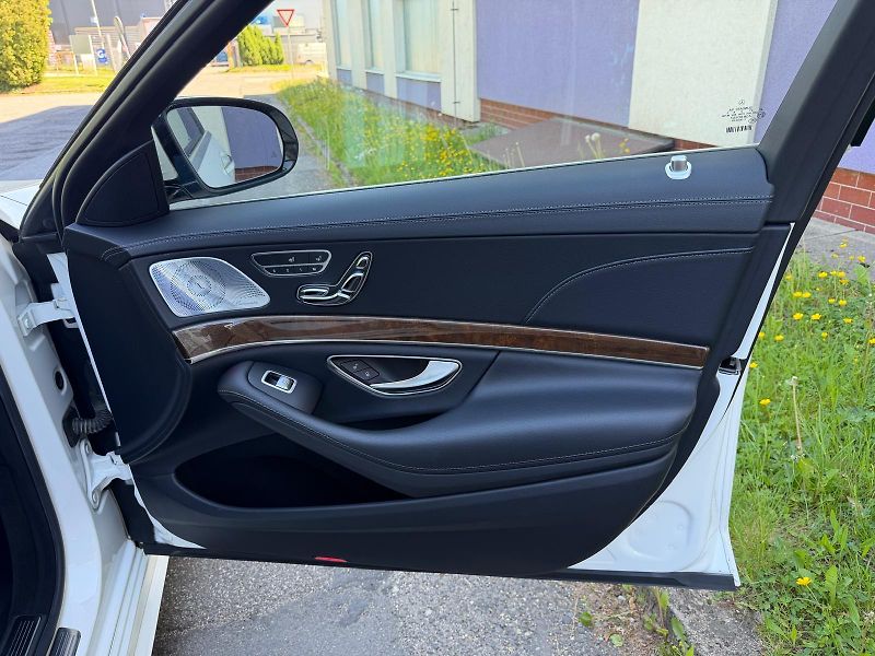 Mercedes-Benz Třídy S S500L 4-matic AMG /servis /  - fotka 24 z 36