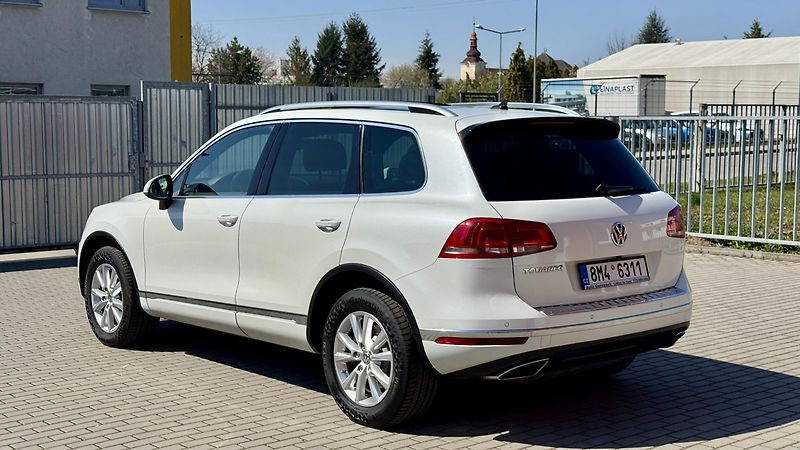 Volkswagen Touareg 3.0TDi*193kW*R-LINE*PERLEŤ - fotka 3 z 44