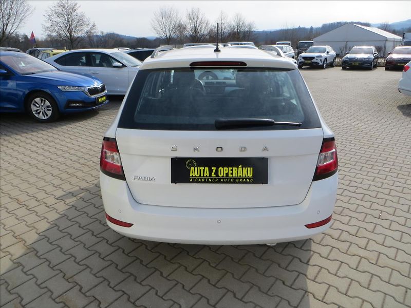 Škoda Fabia 1,0 TSI 70kW Ambition ČR TAŽNÉ - fotka 6 z 20