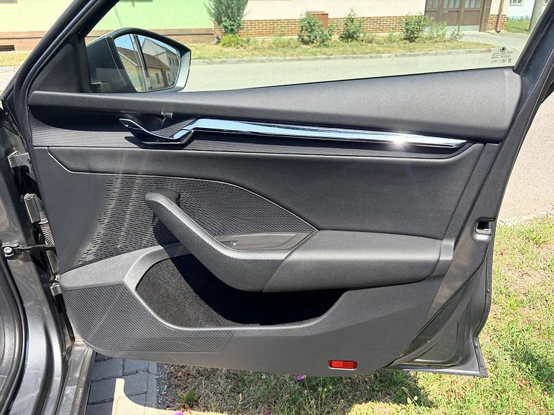 Škoda Octavia 2.0TDI STYLE VIRTUAL REZERVACE - fotka 51 z 53