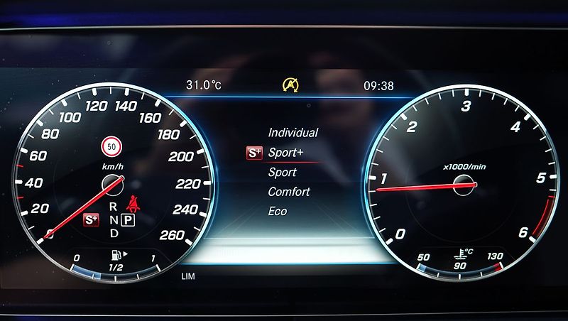 Mercedes-Benz CLS 400d AMG/4Matic/340 PS/Edice 1 - fotka 37 z 50