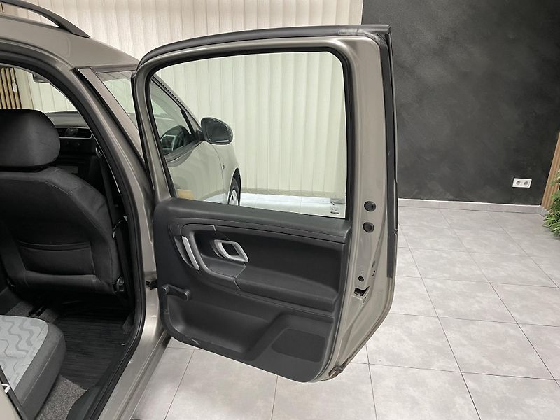 Škoda Roomster 1.2 HTp AC ČR SERVISKA - fotka 14 z 22