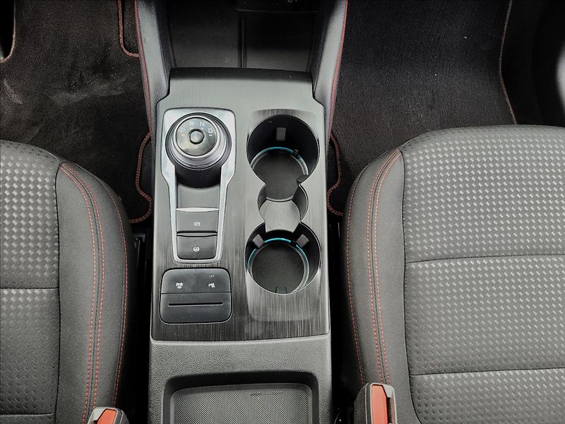 Ford Kuga 2,5 Rezervace! HEV,140kw,ST-li - fotka 36 z 50