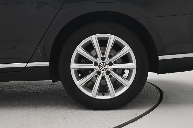 Volkswagen Passat 2,0 TDI 110 kW Highline Záruka - fotka 30 z 30