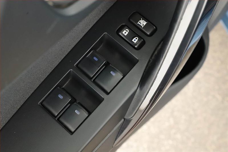 Toyota Auris (2017) 1.6 Valvematic, ČR,1.maj - fotka 12 z 20