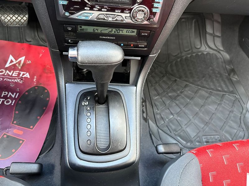 Škoda Octavia 2.0i, 85kW Automat, Klima - fotka 11 z 19