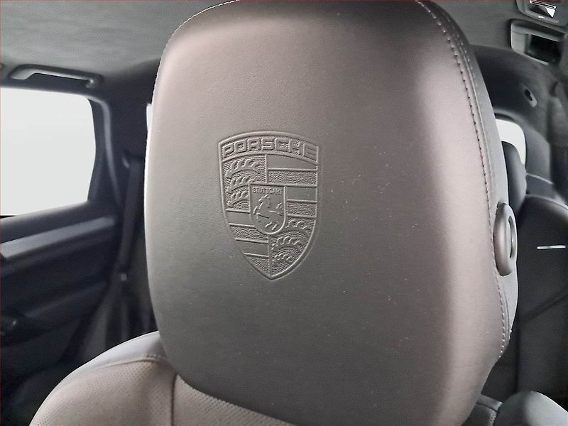 Porsche Cayenne (2010) Turbo - fotka 22 z 23