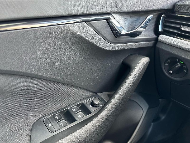 Škoda Kamiq 1.0 TSI 85 kW SELECTION - fotka 22 z 30
