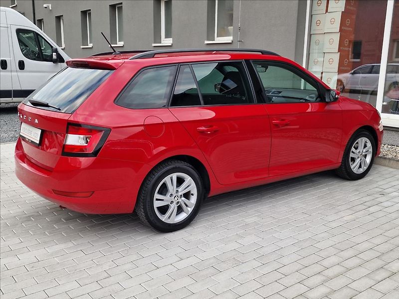 Škoda Fabia 1.0TSI Tour, původ ČR, 1.Maj. - fotka 11 z 49
