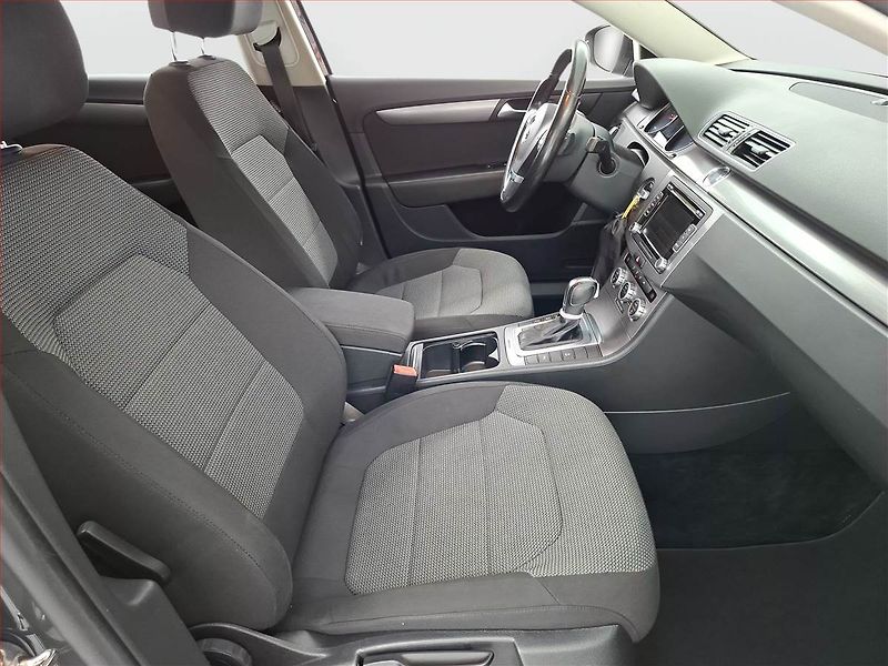 Volkswagen Passat (2013) 2.0 TDI, 4X4, Automat, Xenony - fotka 9 z 16