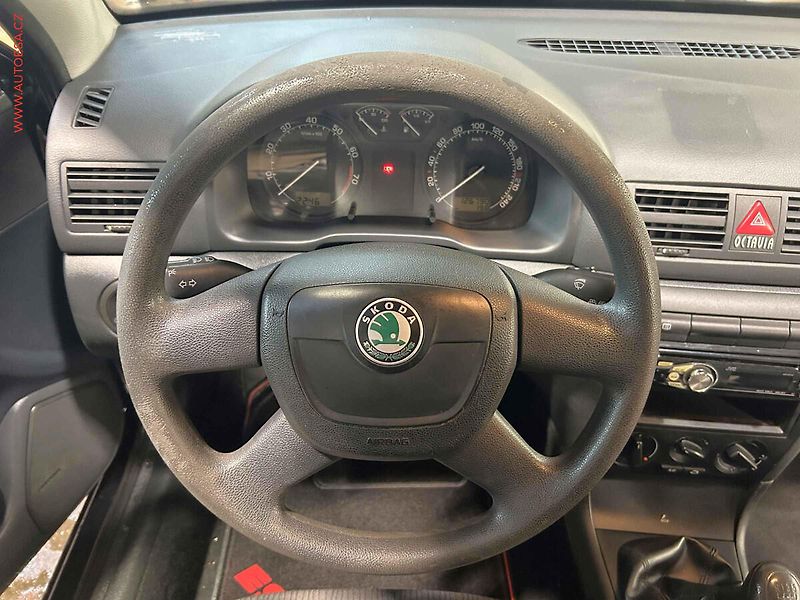 Škoda Octavia (2010) 1.6 MPi, ČR, Tour, AC - fotka 14 z 14