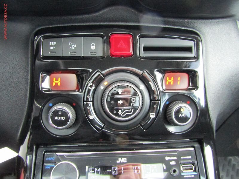 Citroën C3 Picasso (2009) 1.6 VTi, Exclusive, panor - fotka 14 z 16