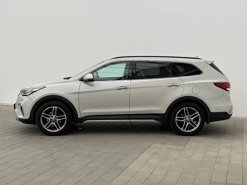 Hyundai Grand Santa Fe 2.2 CRDI 4x4 - fotka 3 z 29