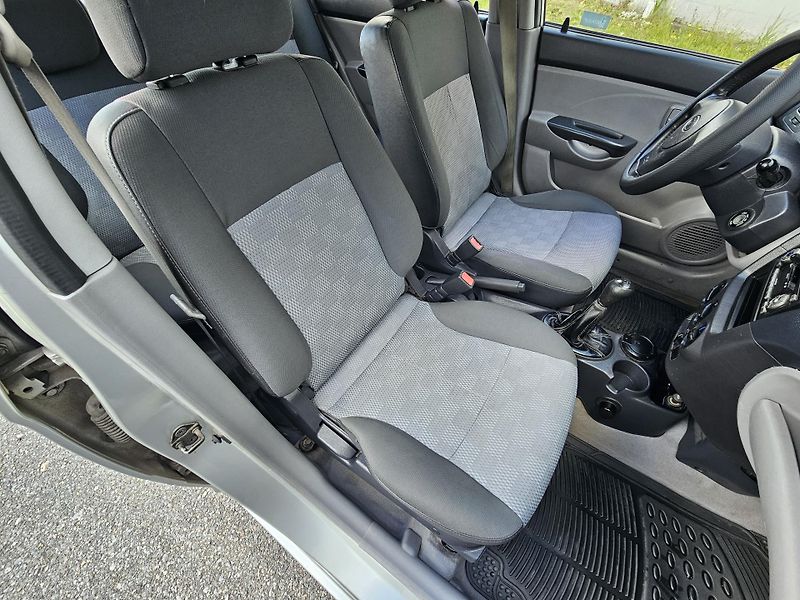 Kia Picanto (2007) 1.0i - fotka 14 z 18