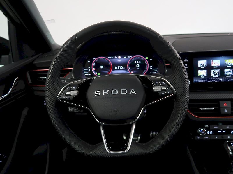 Škoda Scala (2025) MONTE CARLO 1.5TSI 110KW DSG L - fotka 17 z 38