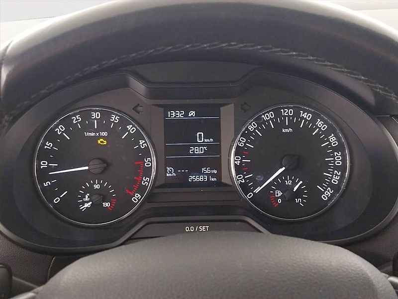 Škoda Octavia (2015) 1.6 TDI, Serv.kniha, Tempomat - fotka 11 z 18