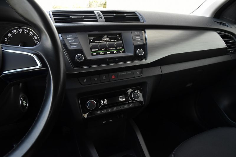 Škoda Fabia 1.0 TSi 6st 81 kW STYLE,DKLIMA - fotka 19 z 55