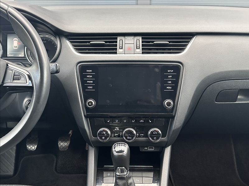 Škoda Octavia 2,0 TDI 150PS  Style M/T - fotka 25 z 54