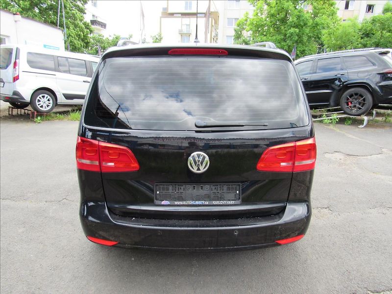 Volkswagen Touran 2,0 TDI 103kW DSG - fotka 5 z 26