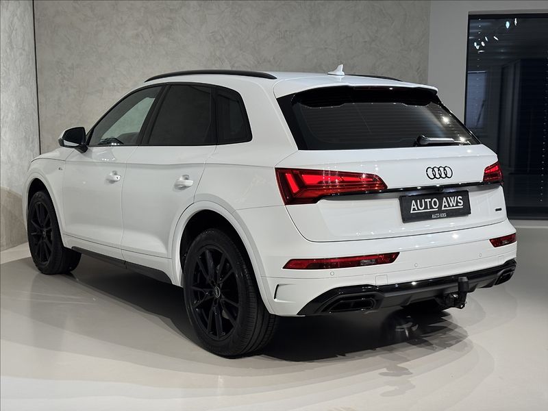 Audi Q5 2,0 TDi  Quattro S-Line Assist - fotka 10 z 50