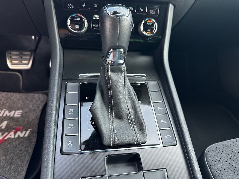 Škoda Superb (2022) 2.0TDi 4X4 SPORTLINE, V ZÁRUCE - fotka 17 z 23
