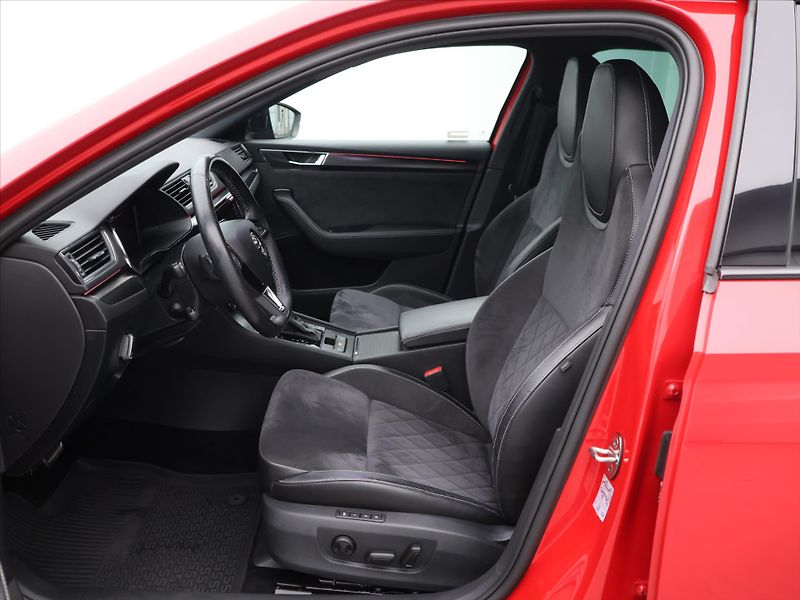 Škoda Superb 2.0 TDI 140kW SportLine DSG CZ - fotka 12 z 32