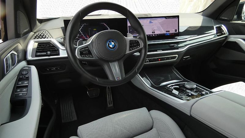 BMW X5 50e xDrive PHEV - fotka 5 z 27