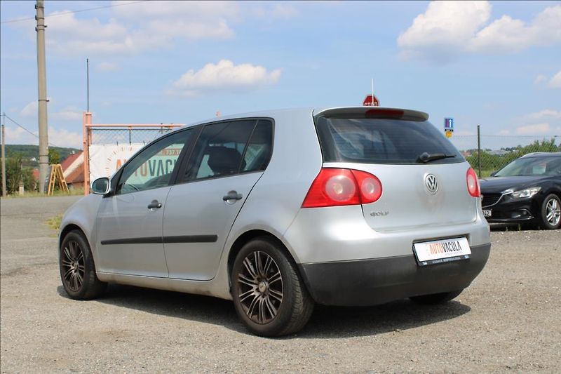 Volkswagen Golf 1,4 i  DIG. KLIMA, ČR - fotka 7 z 22