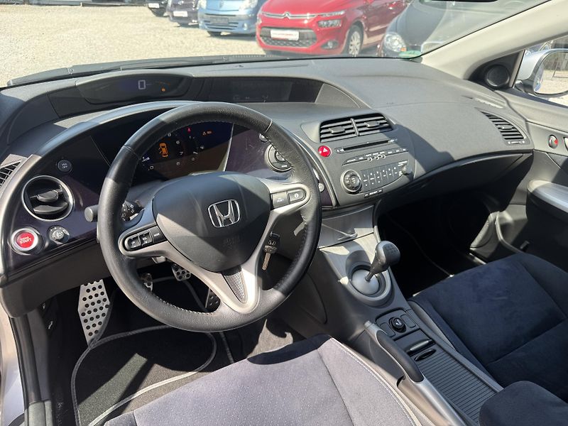 Honda Civic (2006) 1,4i-VTEC,SPORT,rezervace - fotka 15 z 36