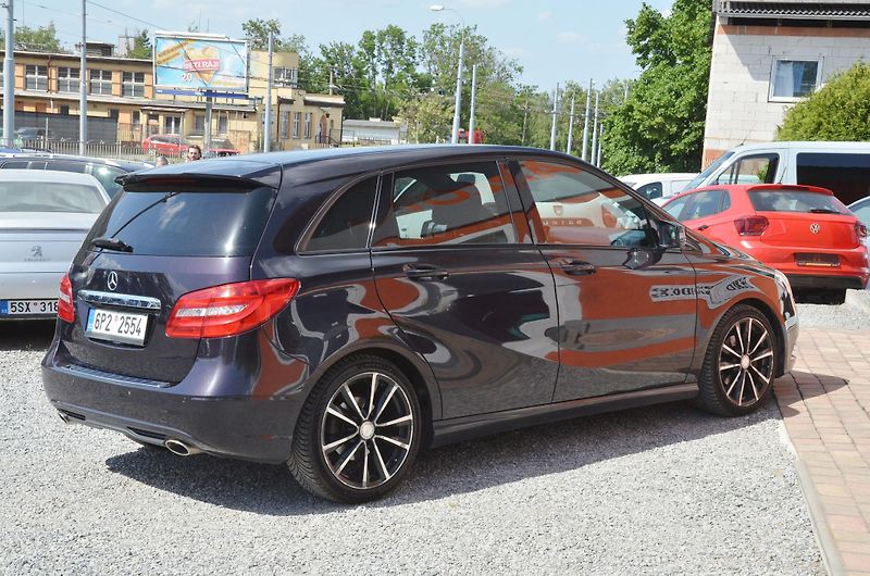Mercedes-Benz Třídy B (2013) B 200 CDi 100kW / Bi-XENON /ČR - fotka 6 z 31