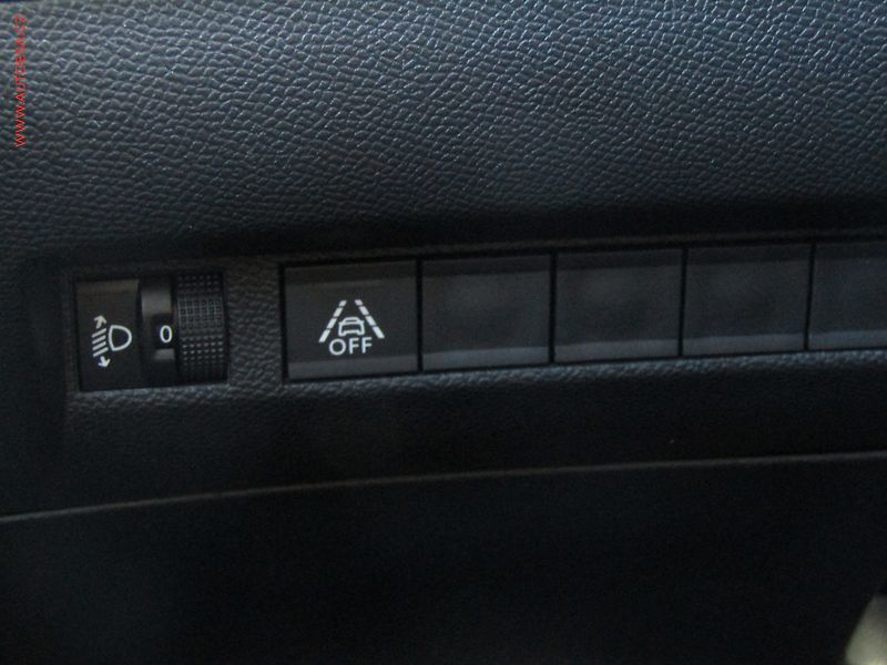 Peugeot 2008 (2020) 1.2PT, ČR, LED - fotka 21 z 21
