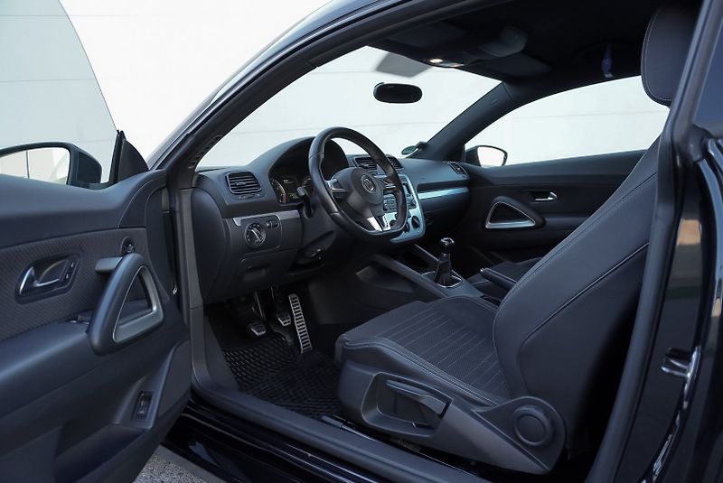 Volkswagen Scirocco 1.4 TSI 90kW - fotka 17 z 28