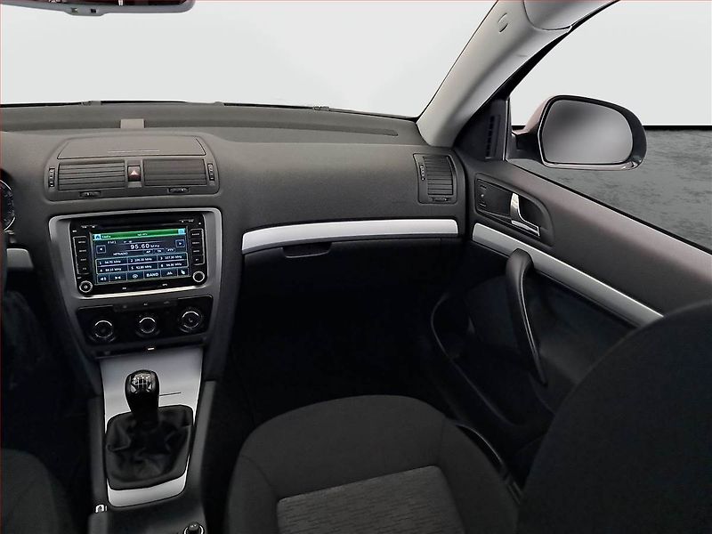 Škoda Octavia (2009) Ambiente 1.8 TSI, Serv.kniha - fotka 8 z 19