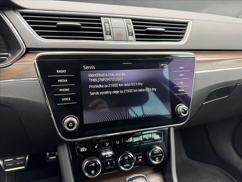 Škoda Superb 2,0 TDI 140kW Scout 4x4 DSG ČR - fotka 25 z 31