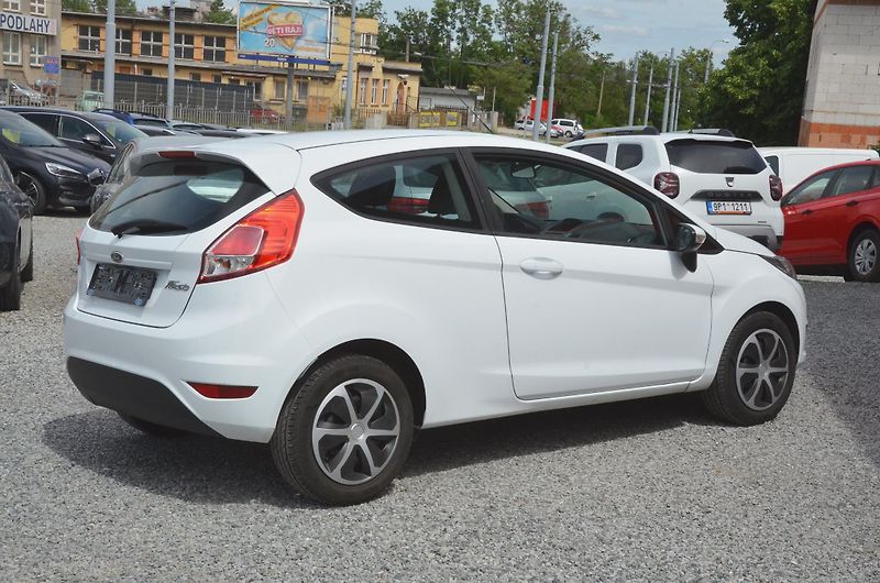 Ford Fiesta (2015) 1.25i 1.MAJITEL / STK 06/2028 - fotka 6 z 28