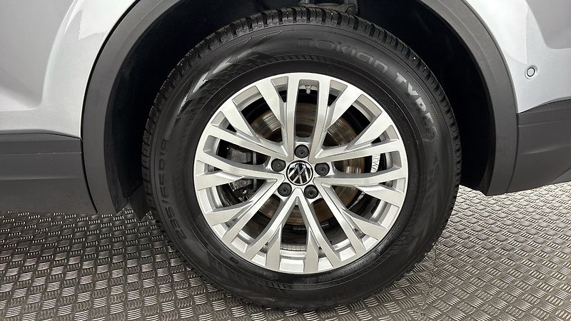 Volkswagen Touareg 3.0 TDI Tiptronic - fotka 19 z 30