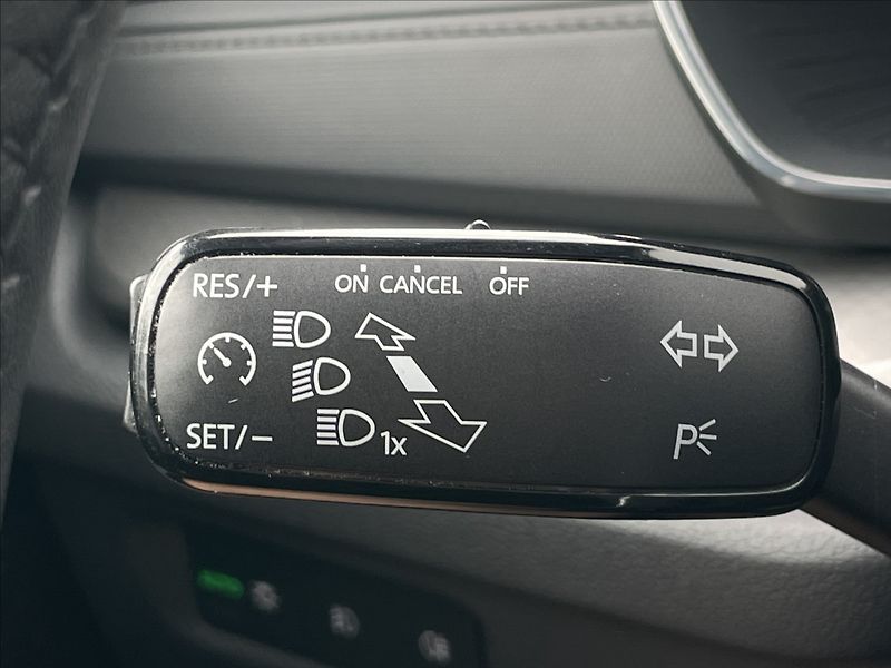 Škoda Octavia 2,0 TDI DSG Ambition Plus LED - fotka 10 z 23