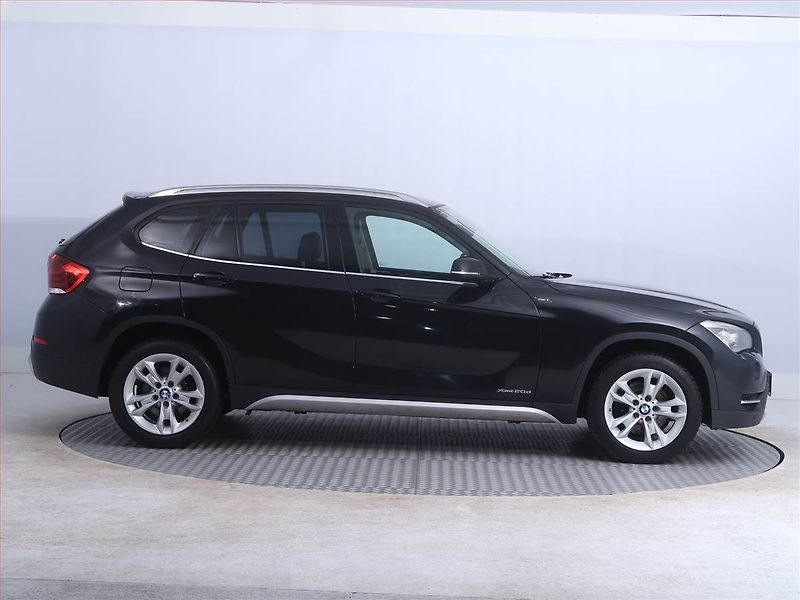 BMW X1 (2014) xLine xDrive20d, 4X4, Automat - fotka 6 z 18